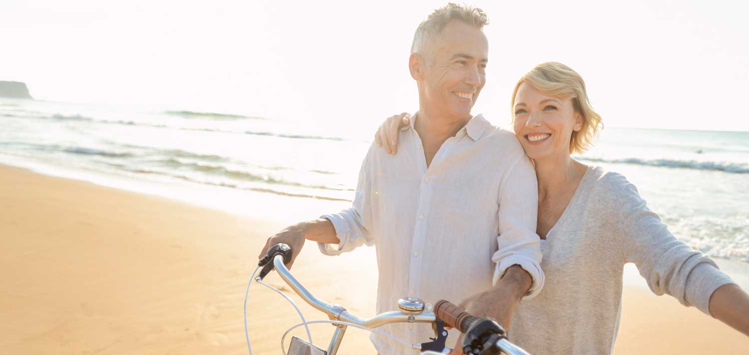 Photo of couple on the beach